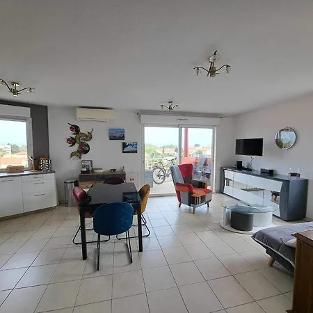 Entier, Calme, Hyper Equipe Apartment