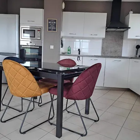 Entier, Calme, Hyper Equipe Apartment